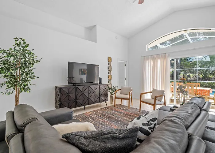 Stunning 4-Bedroom Villa W/ Pool - Close To Disney Parks And Gulf Courses!