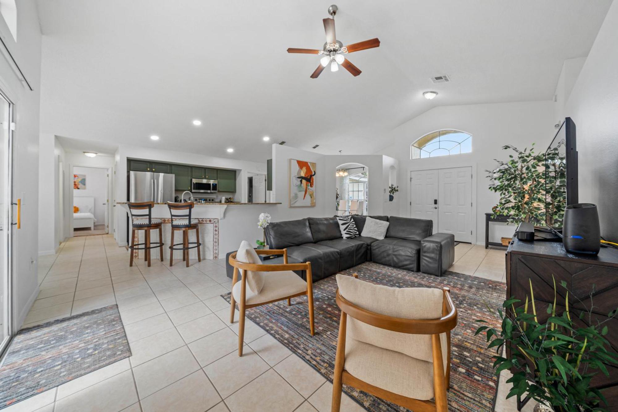 Stunning 4-bedroom W/ Pool - Close To Parks And Gulf Courses! Davenport
