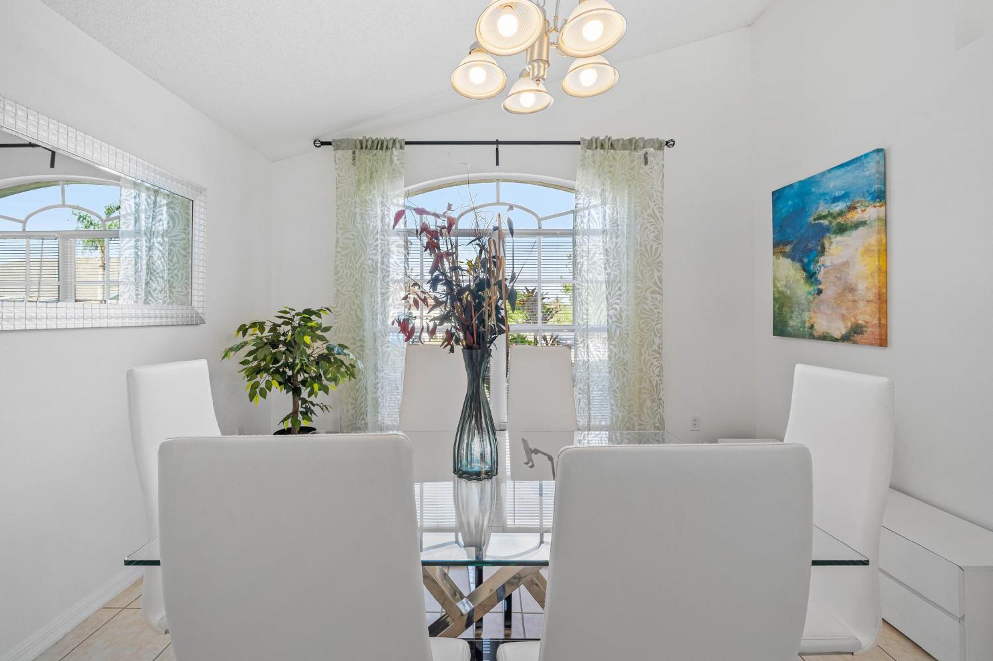 Stunning 4-bedroom W/ Pool - Close To Parks And Gulf Courses! Villa Davenport