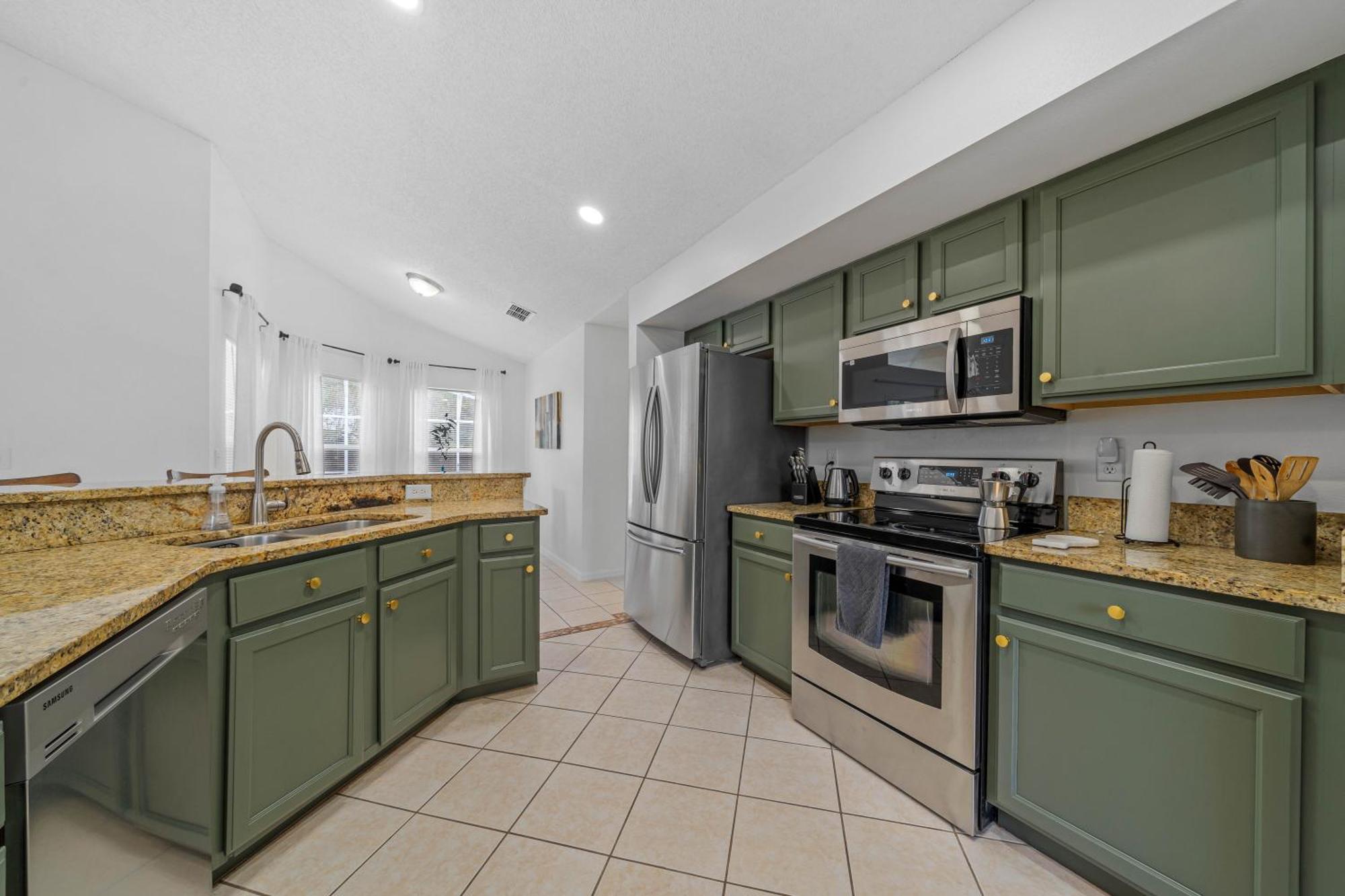 Stunning 4-bedroom W/ Pool - Close To Parks And Gulf Courses! Davenport