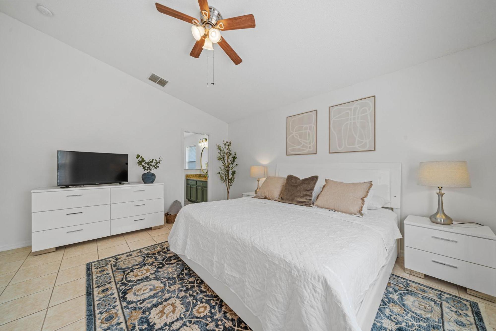 Stunning 4-bedroom W/ Pool - Close To Parks And Gulf Courses! Villa