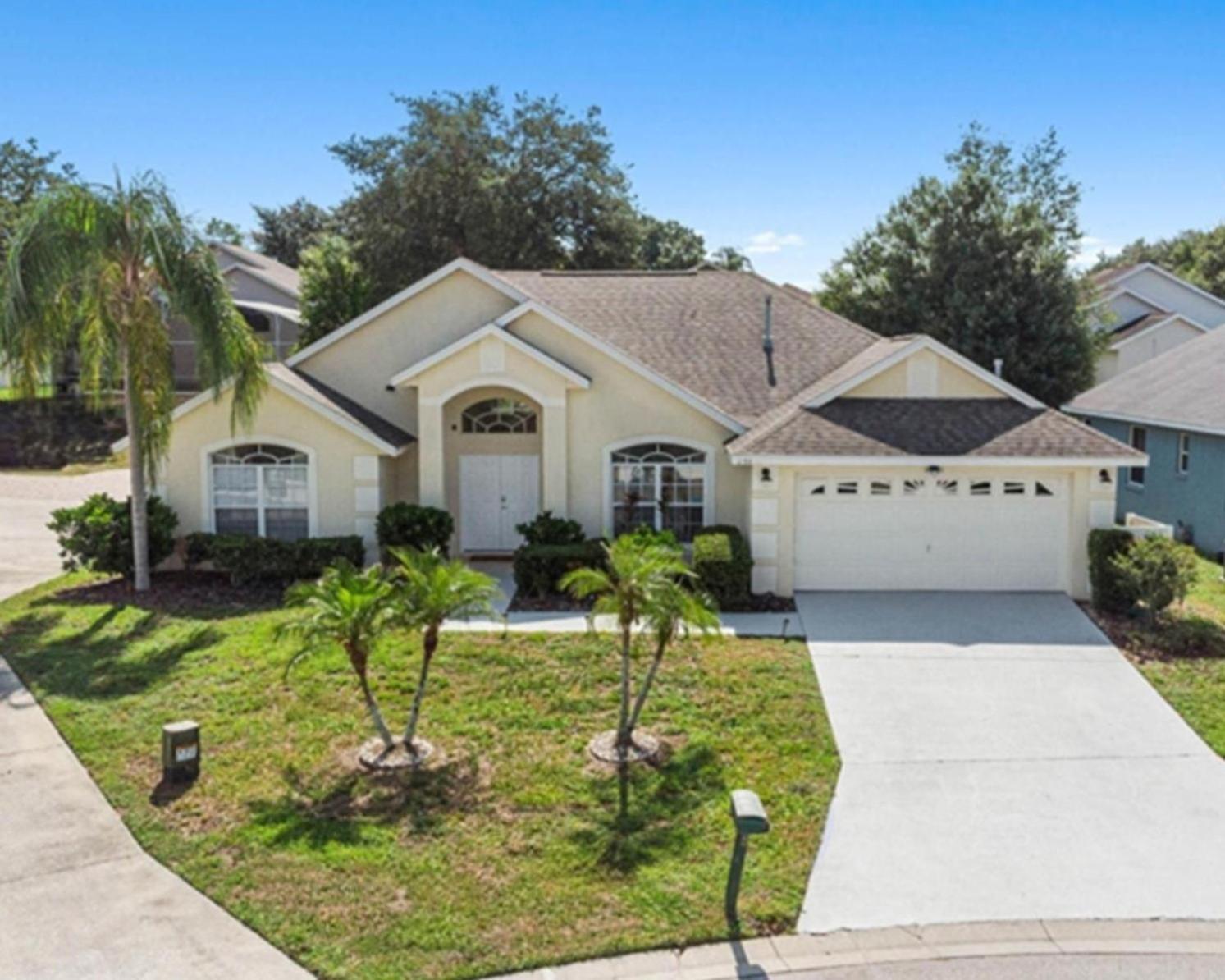 Villa Stunning 4-bedroom W/ Pool - Close To Parks And Gulf Courses! Davenport