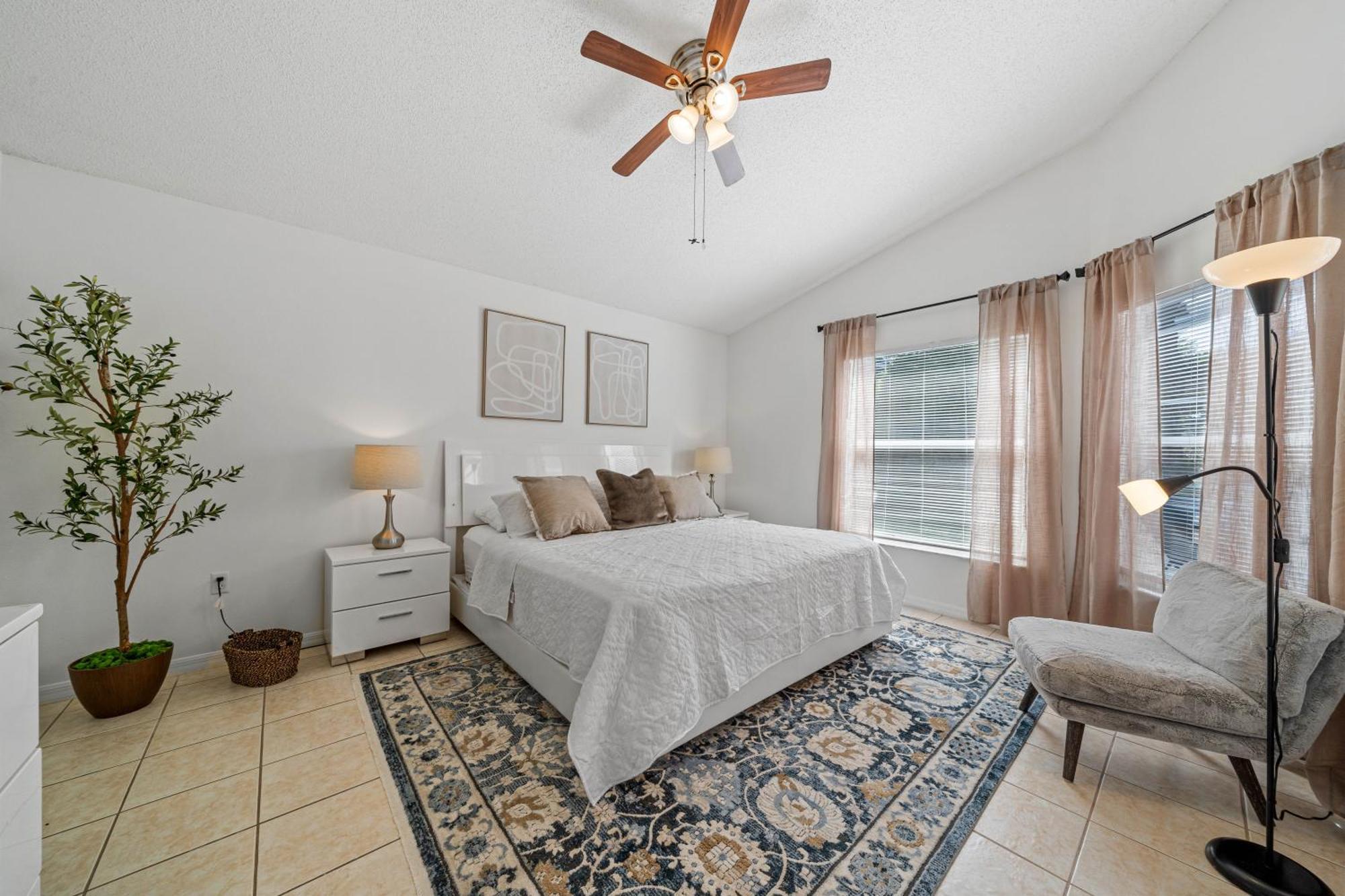 Stunning 4-bedroom W/ Pool - Close To Parks And Gulf Courses!