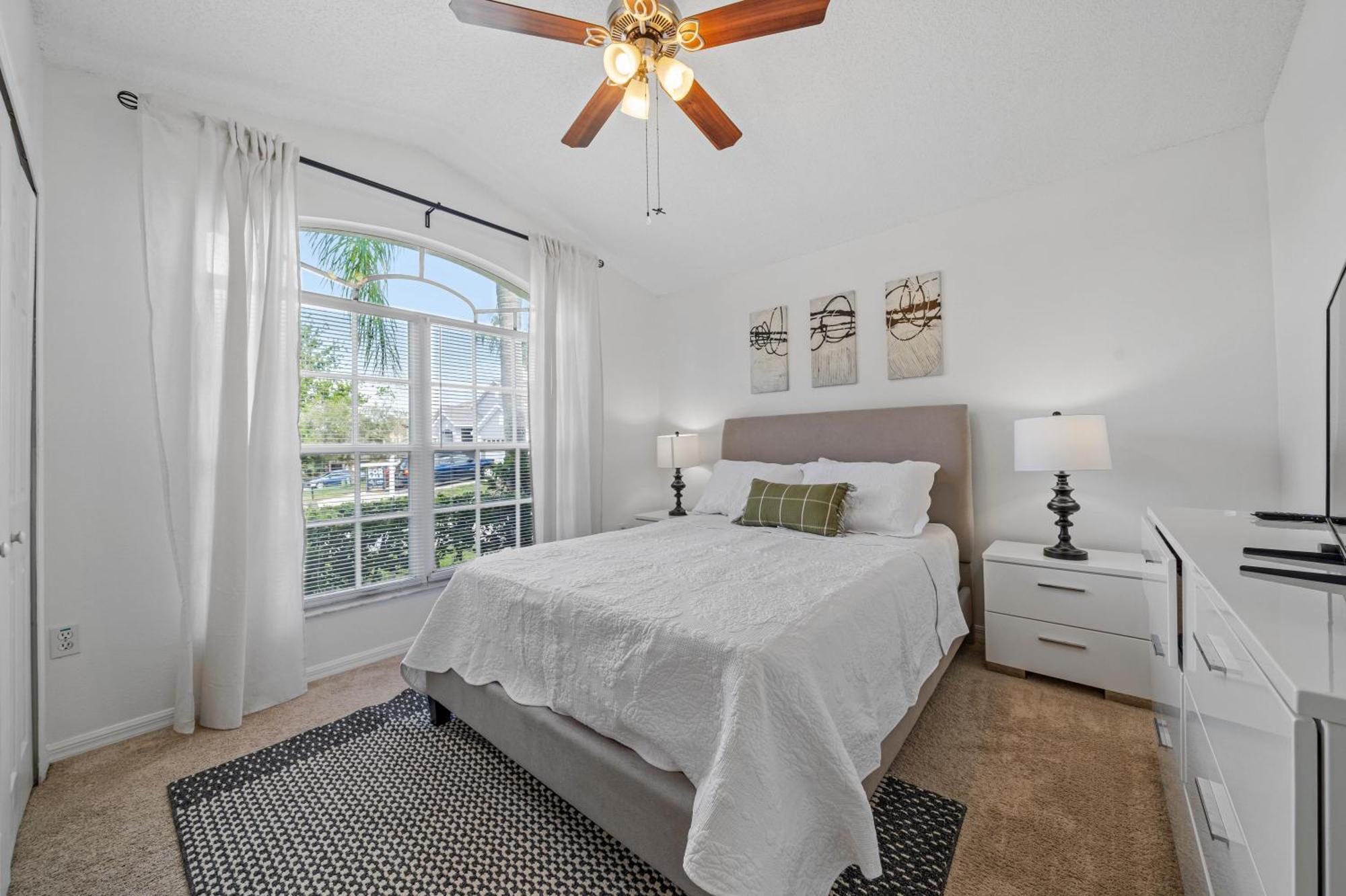 Villa Stunning 4-bedroom W/ Pool - Close To Parks And Gulf Courses! *