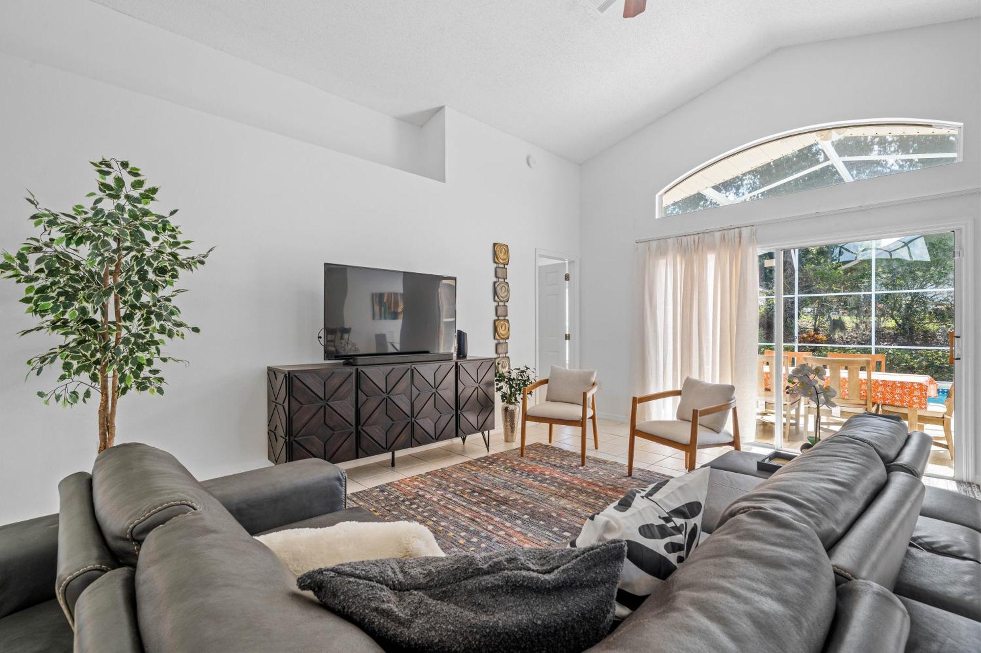Stunning 4-bedroom W/ Pool - Close To Parks And Gulf Courses! Davenport