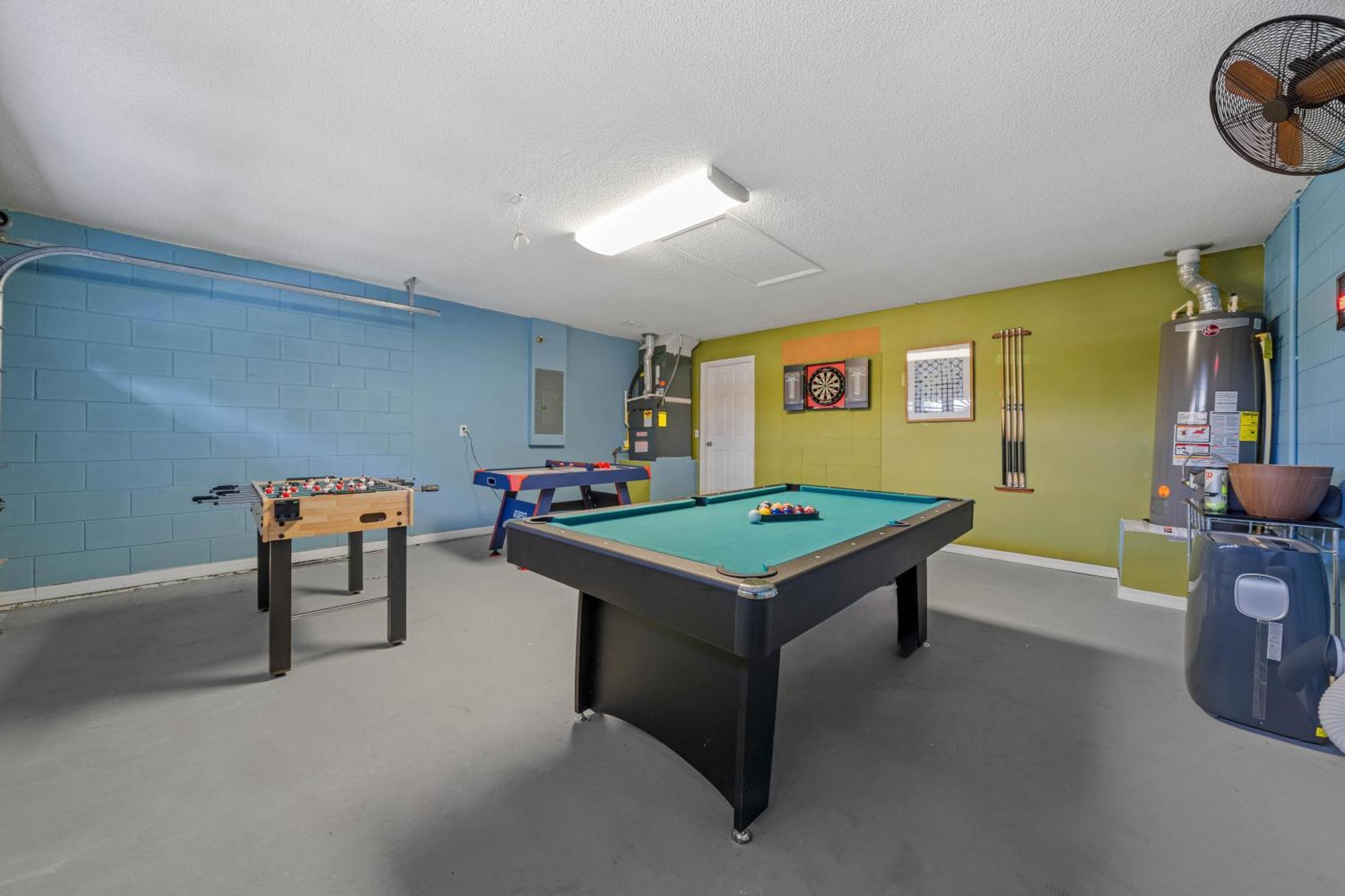 Stunning 4-bedroom W/ Pool - Close To Parks And Gulf Courses!
